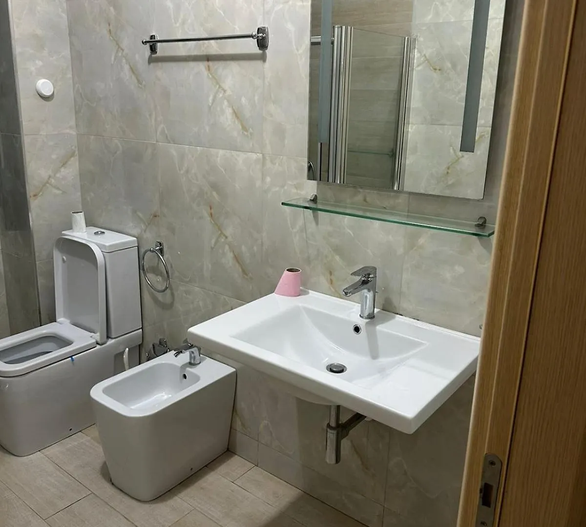 Apartment Leo Apartament Tirana